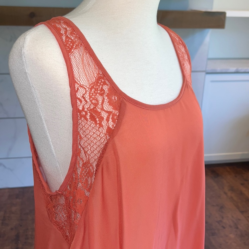 Forever 21 lace detail tank top